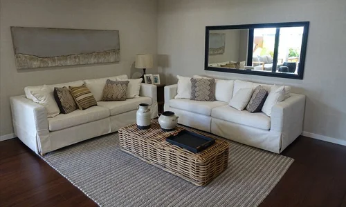 2 مبل پایه دار